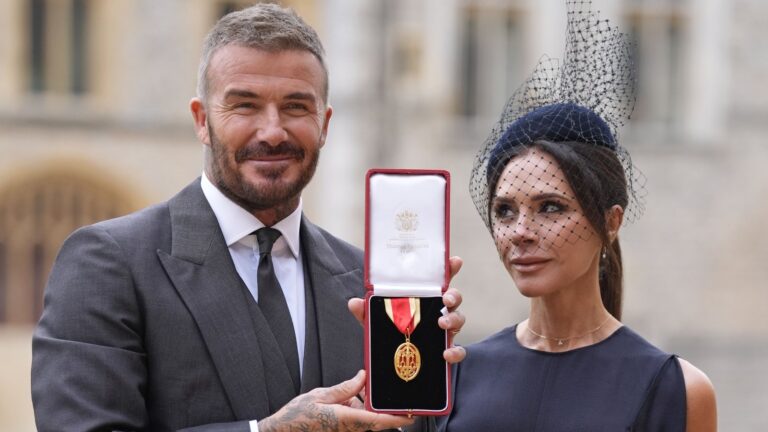 Victoria Beckham har aldri fÃ¸lt seg stoltere da ektemannen David Beckham ble riddet