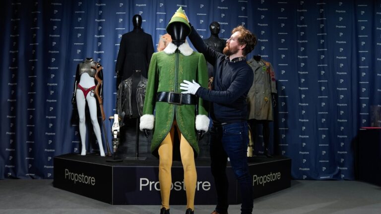 Will Ferrells Elf-kostyme kan innbringe opptil 200 000 pund pÃ¥ auksjon