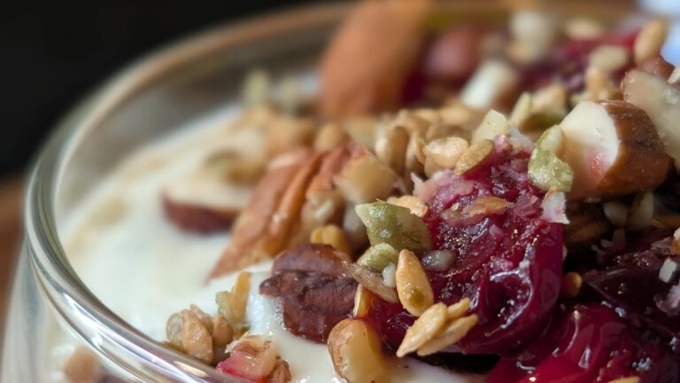 Eunice Powers festlige tarm-sunne tranebÃ¦r irske yoghurter Clonakilty kefir parfait
    

