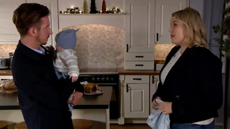Fair City pÃ¥ fredag: "Jeg trenger at du medundertegner papirene ..."
    

