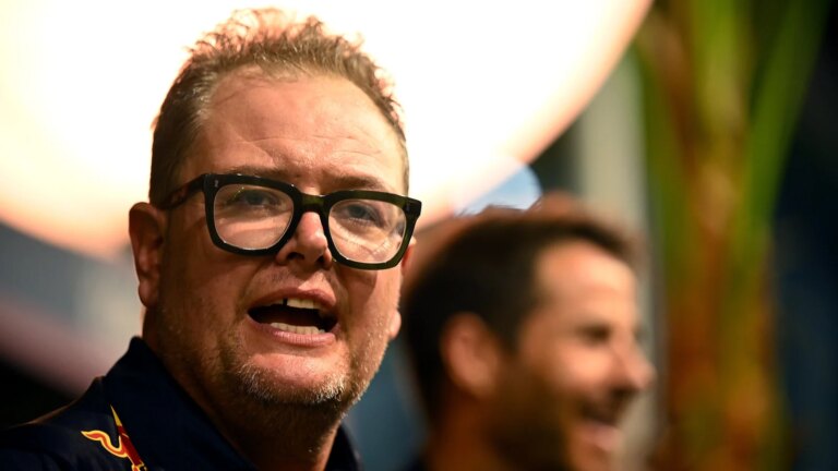 Alan Carr Ã¸nsker The Traitors-deltakerne Â«lykke tilÂ» foran nye serier
    

