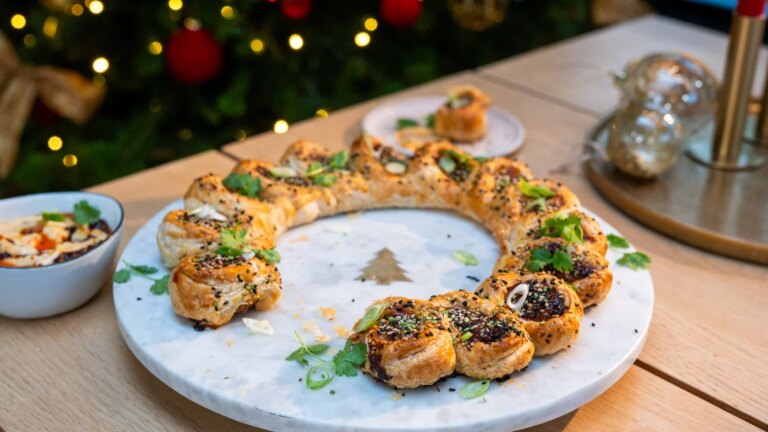 Eva Paus asiatiske jul: koreansk rullepÃ¸lsekrans med krydret mayo
    

