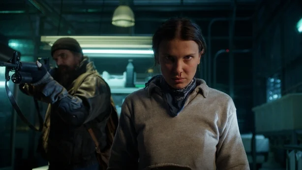 David Harbor som Jim Hopper og Millie Bobby Brown som Eleven i Stranger Things
