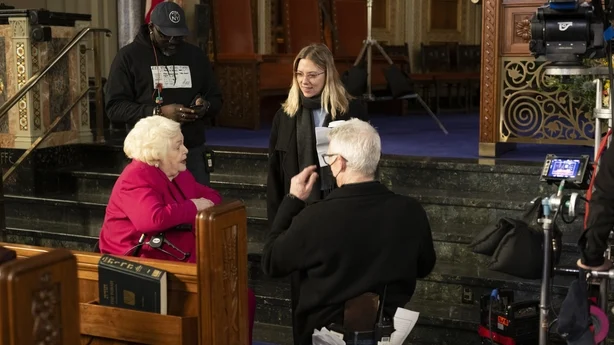 Scarlett Johansson regisserer June Squibb pÃ¥ settet til Eleanor the Great