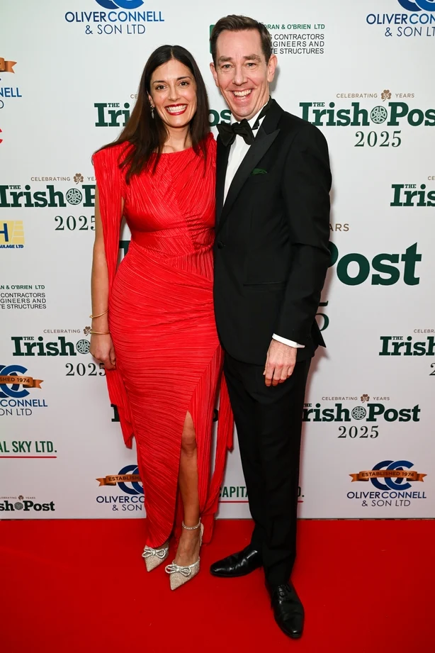 Dr. Clare Kambamettu og Ryan Tubridy deltar pÃ¥ The Irish Post Awards 