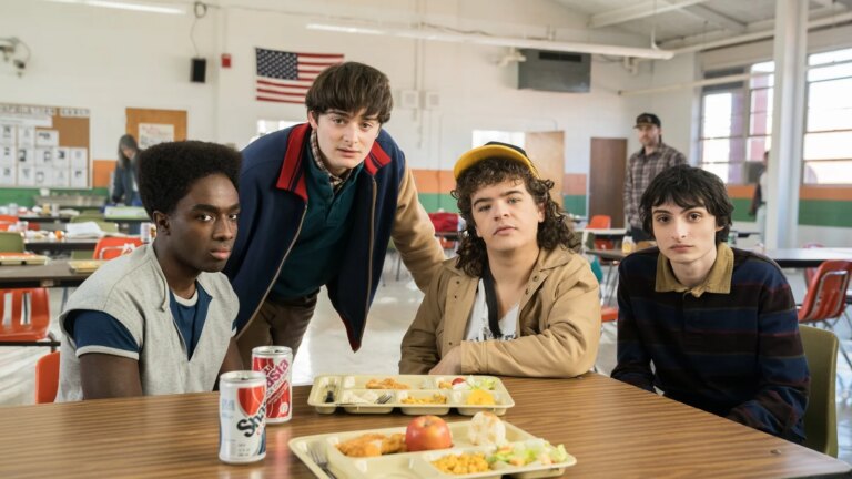 Stranger Things-rollebesetningen tok farvel med Hawkins etter en emosjonell finale
    

