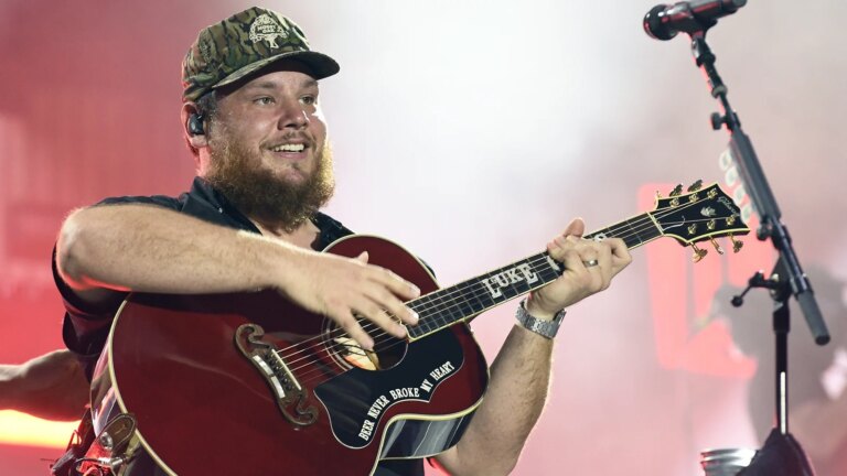 Luke Combs avslÃ¸rer detaljer om det nye albumet The Way I Am, som kommer ut 20. mars
    

