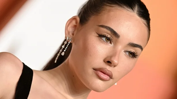 Portrett av sangeren Madison Beer