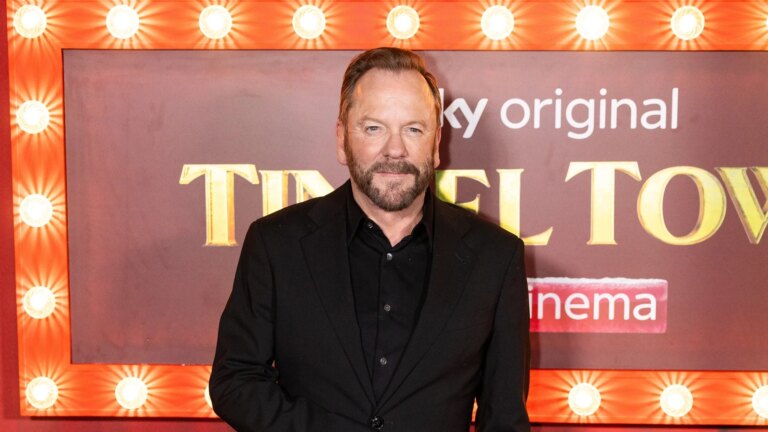 Skuespilleren Kiefer Sutherland arrestert etter angivelig overfall av samkjÃ¸rer
    


