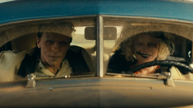 Jessie Buckley og Christian Bale kom pÃ¥ veien i The Bride!