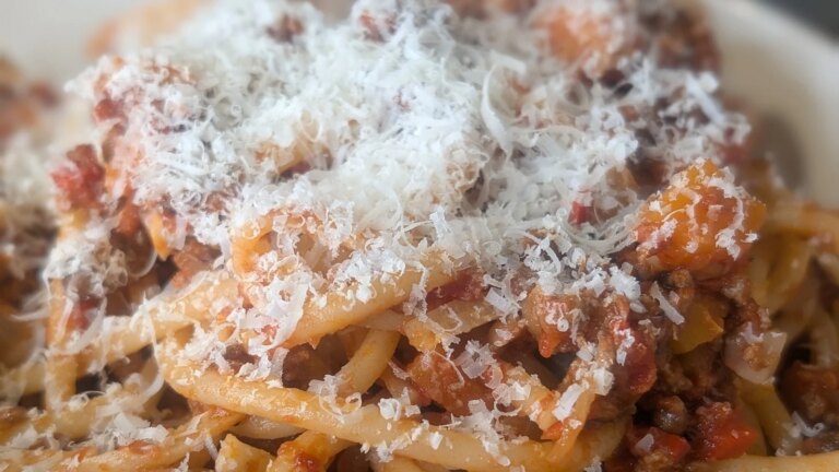 Eunice Powers spaghetti bolognese med pancetta og linser: I dag
    

