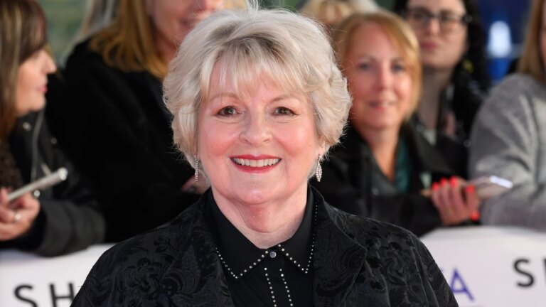 Brenda Blethyn, 79, har ingen planer om Ã¥ pensjonere seg
    

