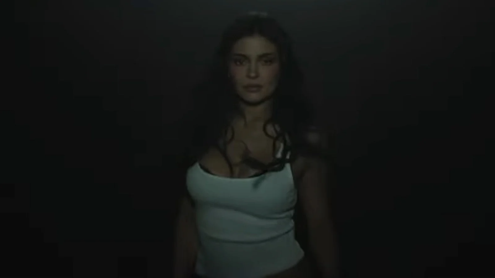 Kylie Jenner spiller hovedrollen i Charli XCX sin nye musikkvideo
