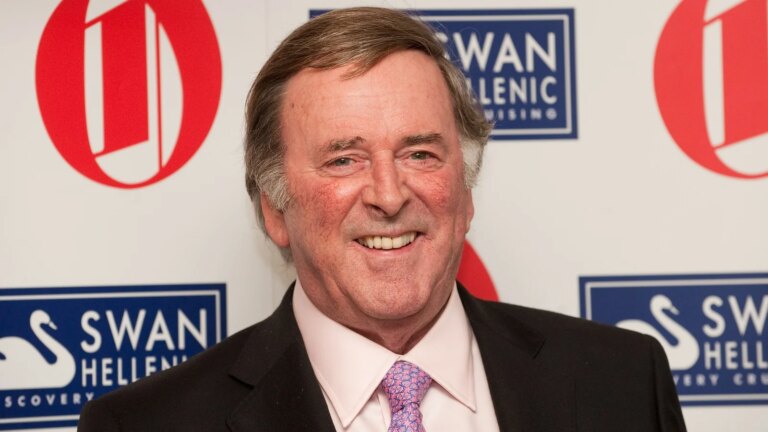 Terry Wogan var "veldig privat", sier sÃ¸nn
    

