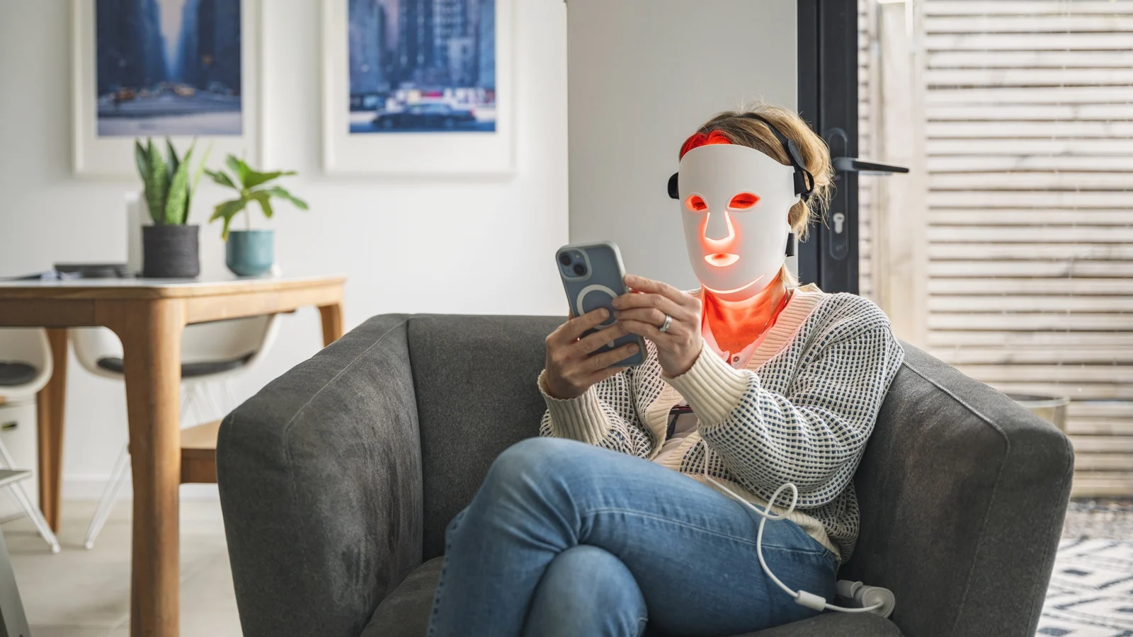 Hva gjÃ¸r LED-ansiktsmasker, og er de verdt Ã¥ kjÃ¸pe?