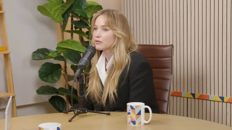 Jennifer Lawrence henvender seg til Kourtney Kardashian-jibe
    

