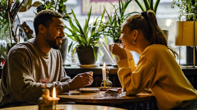 Liveline: Hva Ã¸nsker menn i 30-Ã¥rene nÃ¥r det kommer til dating?
    

