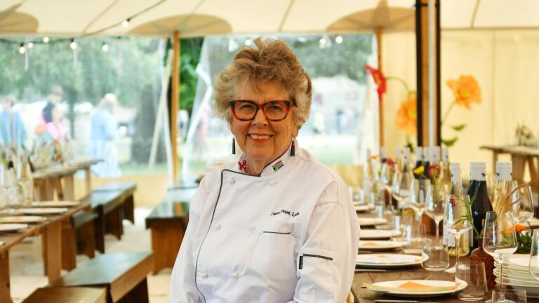 Prue Leith forlater Great British Bake Off etter ni Ã¥r som dommer
    

