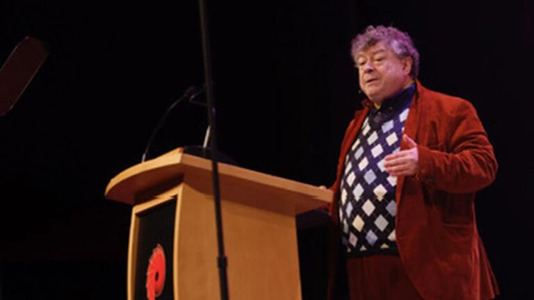 Rory Sutherland: "Komedie er en enorm kilde til menneskelig innsikt"
    

