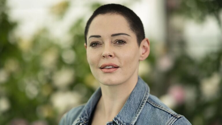 Rose McGowan sier at Harvey Weinstein var en "mafiaboss"
    

