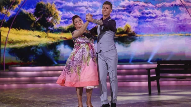 Niamh Kavanagh og Stephen Vincent på uke fem av Dancing with the Stars Foto: Kyran O'Brien