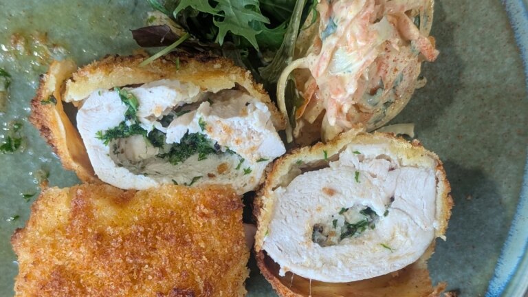 Trishas klassiske kylling Kiev & slaw: I dag
    

