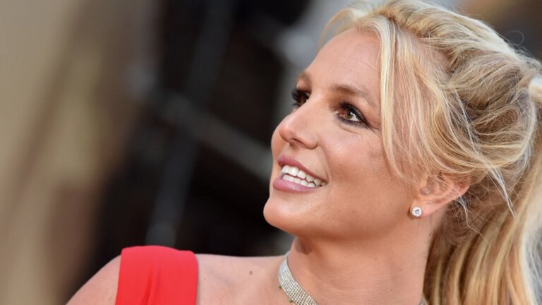 Britney Spears selger rettighetene til musikkkatalogen hennes - amerikanske medier
    

