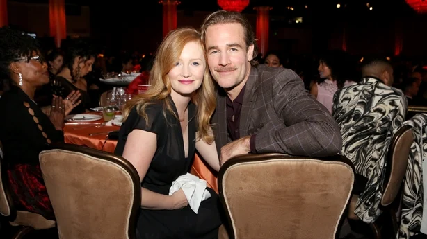 Kimberly og James Van Der Beek deltar pÃ¥ Trevor Projects TrevorLIVE LA 2018 pÃ¥ The Beverly Hilton Hotel 3. desember 2018 i Beverly Hills