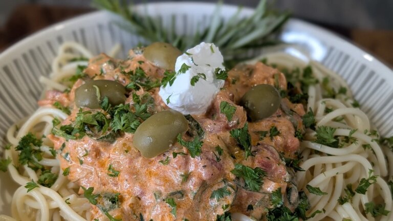 Fulvios spaghetti med pancetta og spinatolivensaus
    


