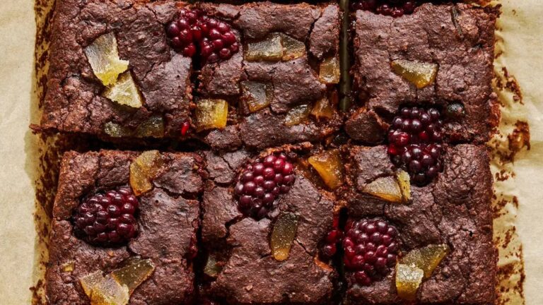 BOSH!s brownies med ingefÃ¦r og bÃ¦r med svarte bÃ¸nne