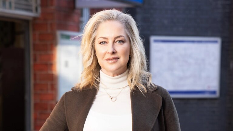 Gemma Bissix kommer tilbake til EastEnders som Clare Bates for "emosjonell gjenforening"
    

