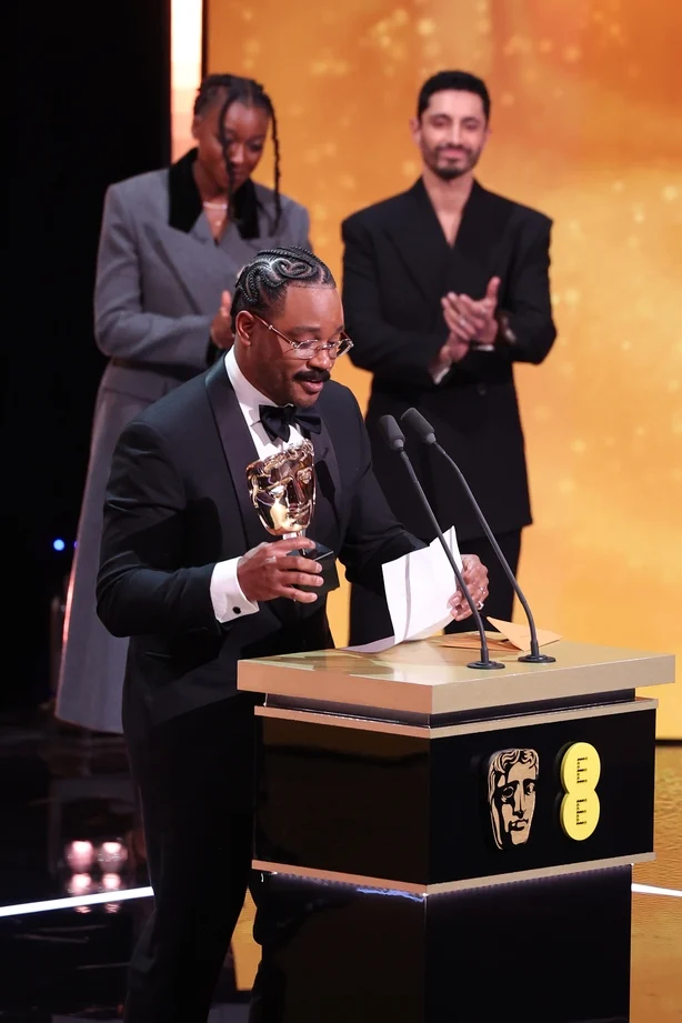 LONDON, ENGLAND â€“ 22. FEBRUAR: Ryan Coogler tar imot Original Score Award for Â«SinnersÂ» pÃ¥ vegne av Ludwig GÃ¶ranssonon-scenen under EE BAFTA Film Awards 2026 i The Royal Festival Hall 22. februar 2026 i London, England. (Foto av Tristan Fewings/BAFTA/Getty Images for BAFTA)