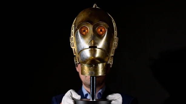 C-3PO lederestimat: $350.0000-$700.000