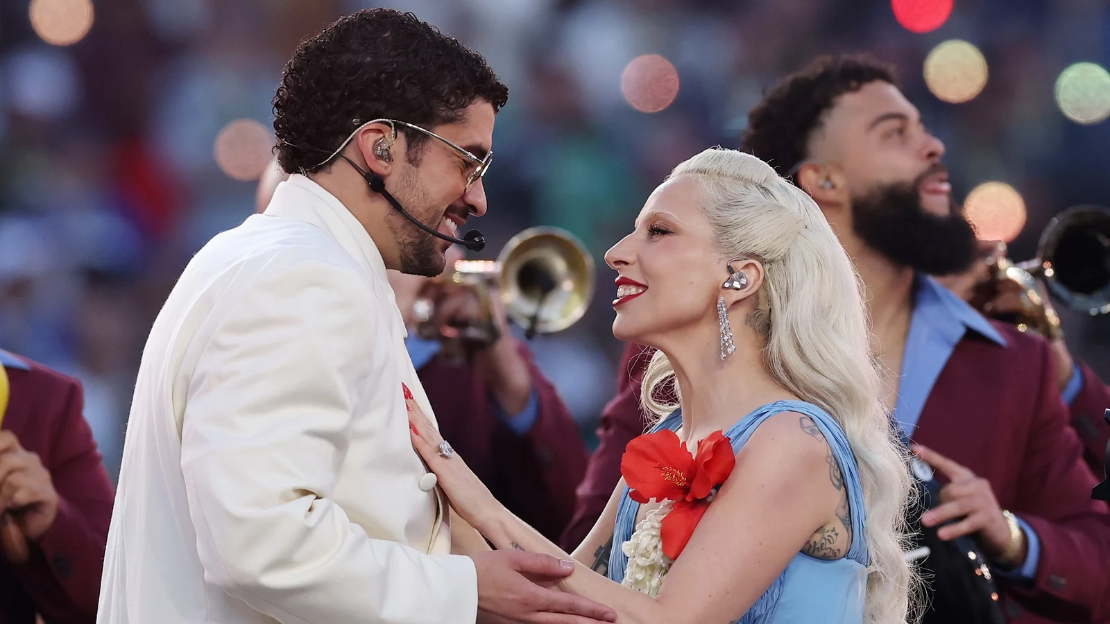 Bad Bunny fikk selskap av Lady Gaga i stjernespekkede halvtidsshow i Super Bowl