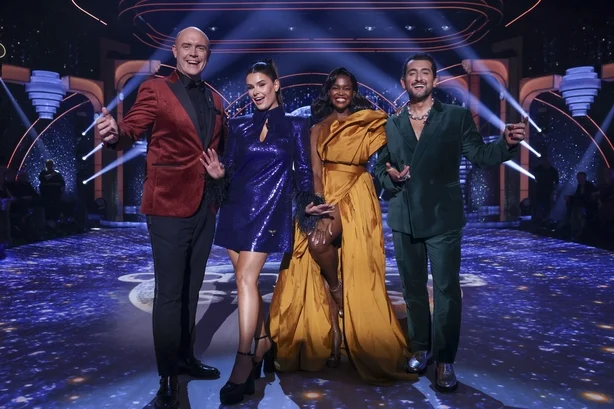 Dommerne Brian Redmond, Karen Byrne, Oti Mabuse og Arthur Gourounlian under live-showet til RTE's Dancing With The Stars. Bilde: Kyran O'Brien /kobpix INGEN AVGIFT FOR REPRO Under utstillingskjÃ¸ringen++++++AVGIFT gjelder for fotografier brukt etter at showet er ferdig.+++++++++++