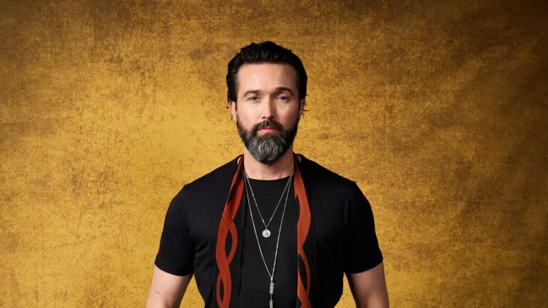 Emmett J Scanlan blir med i The Great Celebrity Bake Off
    

