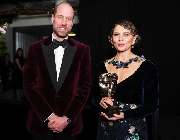 LONDON, ENGLAND â€“ 22. FEBRUAR: William, Prince of Wales og Donna Langley, Fellowship Award-vinneren deltar pÃ¥ EE BAFTA Film Awards 2026 i Royal Festival Hall 22. februar 2026 i London, England. (Foto av Scott Garfitt/BAFTA via Getty Images)