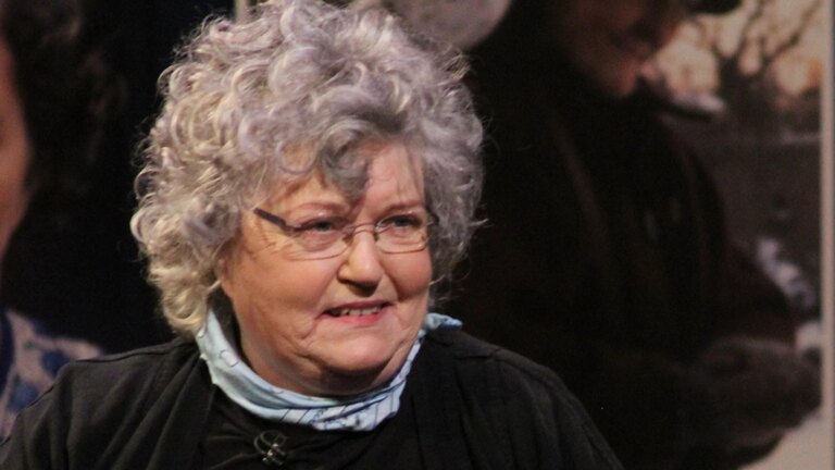 Oscar-vinner Brenda Fricker mottar Freedom of Dublin
    

