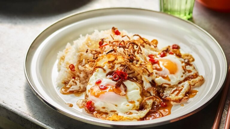 Ping Coombes sine sprÃ¸ Bangkok-egg
    

