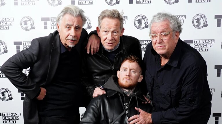 Sex Pistols annonserer irsk konsert for desember
    

