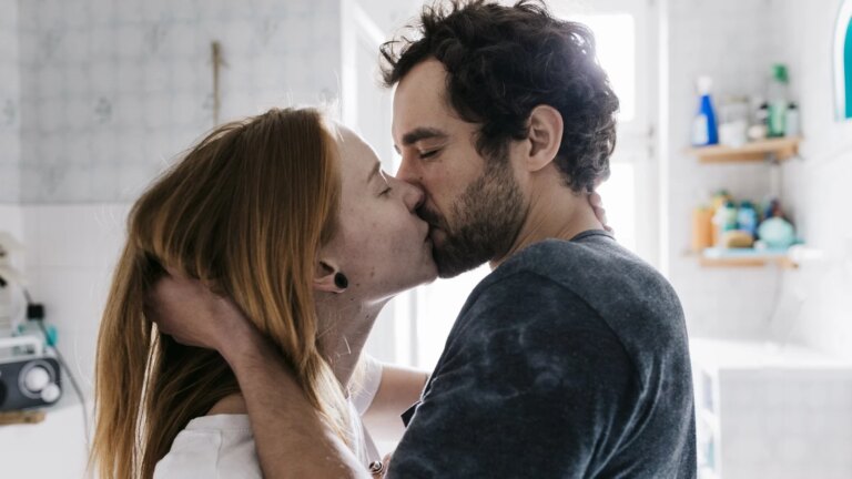 Smooches, snogs & shifts: Historien om kyssing og hvorfor vi gjÃ¸r det
    

