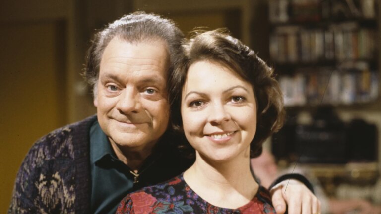 Tessa Peake-Jones: Only Fools 'best left alone'
    

