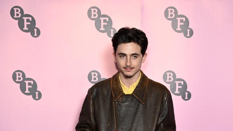 TimothÃ©e Chalamet ser tilbakeslag etter Ã¥ ha sagt at "ingen bryr seg" om opera og ballett
    

