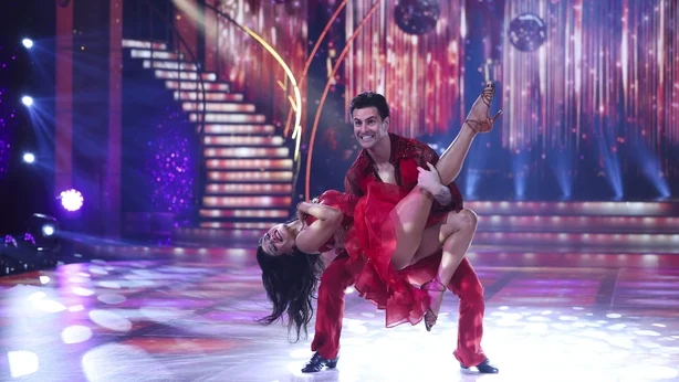 Irland AM-vert Eric Roberts med proffdanser Arianna Favaro under live-showet til RTEs Dancing With The Stars. Bilde: Kyran O'Brien /kobpix INGEN AVGIFT FOR REPRO Under utstillingslÃ¸pet++++++AVGIFT gjelder for fotografier brukt etter at showet er ferdig.++++++++++