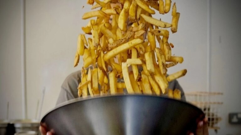 Chipeen: Galway-chipbutikken som feirer irske spuds
    

