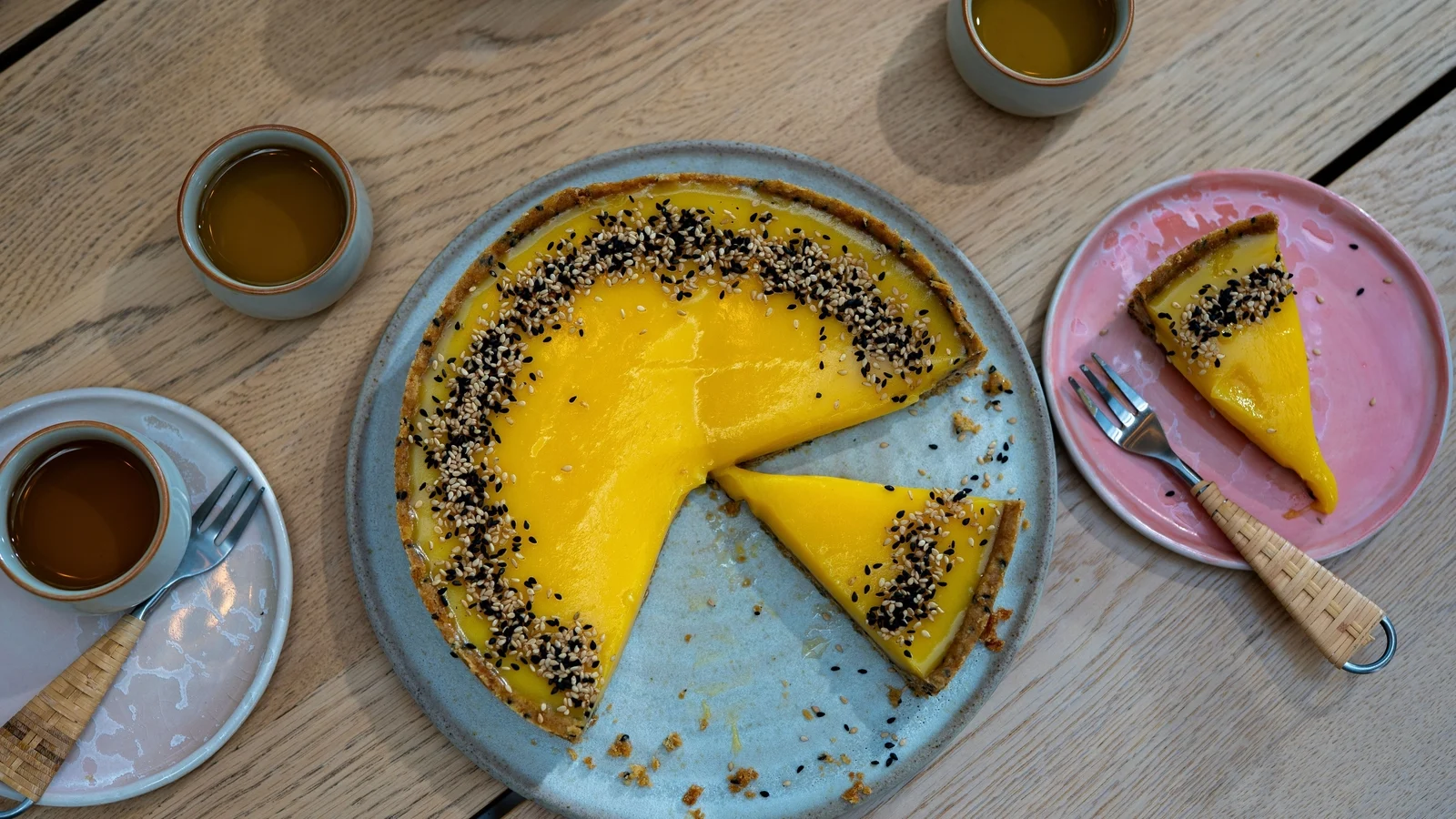 Eva Paus asiatiske kjÃ¸kken: Black Sesam Yuzu terte