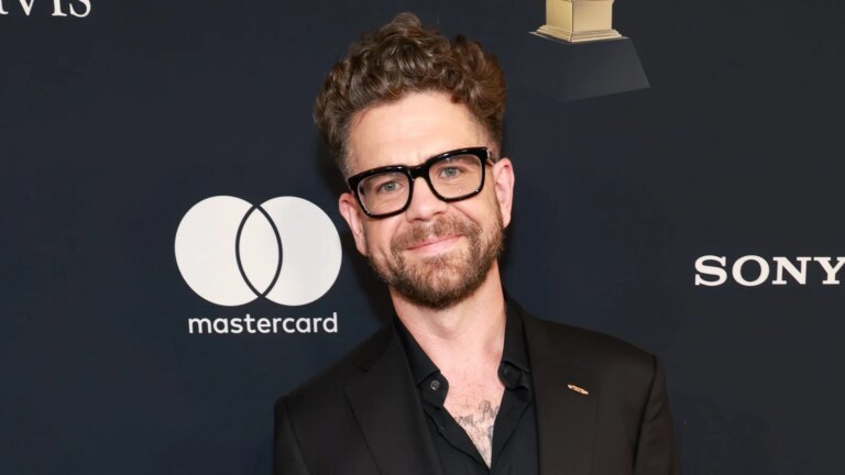 Jack Osbourne Ã¸nsker en jente som heter Ozzy Matilda velkommen
    

