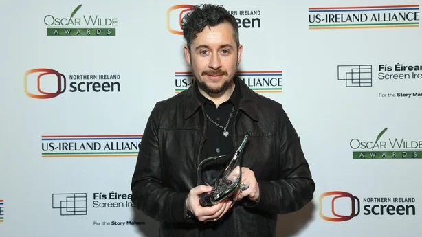   Honoree Lee Cronin deltar pÃ¥ US-Ireland Alliances 20. Ã¥rlige Oscar Wilde Awards
