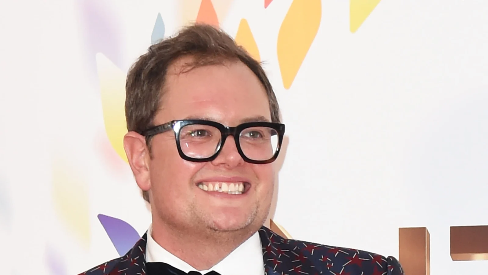 Alan Carr sier at han "genuint" har kjøpt et slott for det nye Disney+-showet