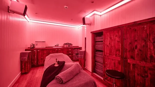 Ansiktsbehandlingen varer 60 minutter (Lush/PA)